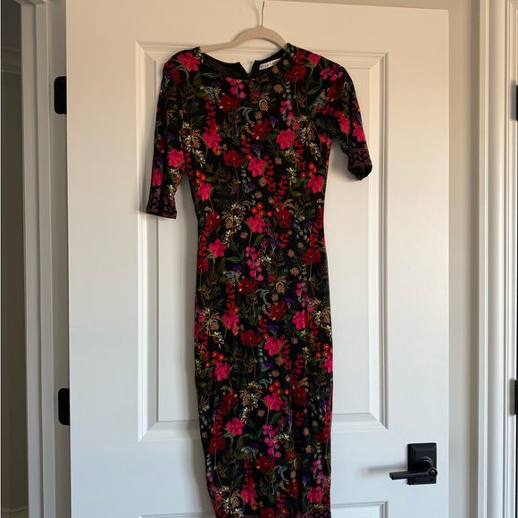 Alice + Olivia Delora Floral Print Stretch Jersey Dress midi - Picture 2 of 4